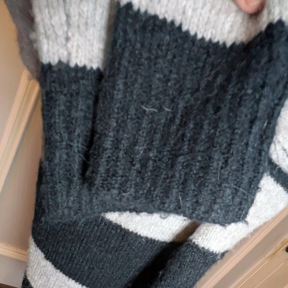 Magaschoni Black Light Gray Striped Alpaca Wool Blend Knit Sweater Cozy Soft Med - Picture 10 of 13